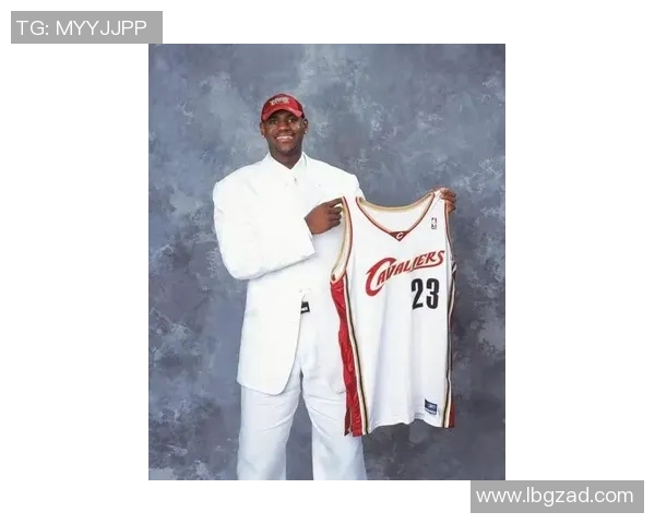 勒布朗詹姆斯的传奇之路:从青涩少年到篮球之王的辉煌历程 勒布朗詹姆斯的传奇之路:从青涩少年到篮球之王的辉煌历程