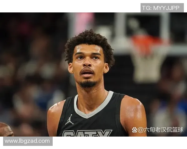 文班亚马场均20分10篮板3盖帽表现抢眼新秀奖争夺形势明朗