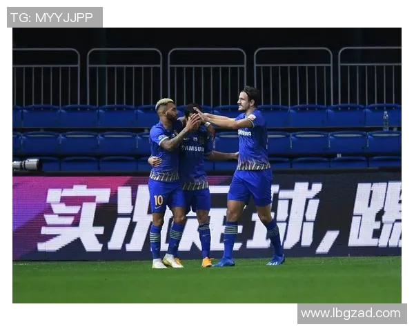 江苏苏宁迎战富力争夺三分双方球员状态火热期待精彩对决 江苏苏宁迎战富力争夺三分双方球员状态火热期待精彩对决