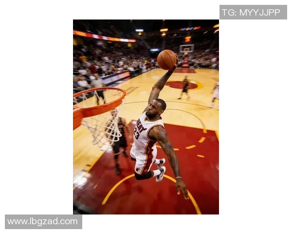 热火与湖人对决詹姆斯精彩集锦回顾展现传奇球员的巅峰时刻