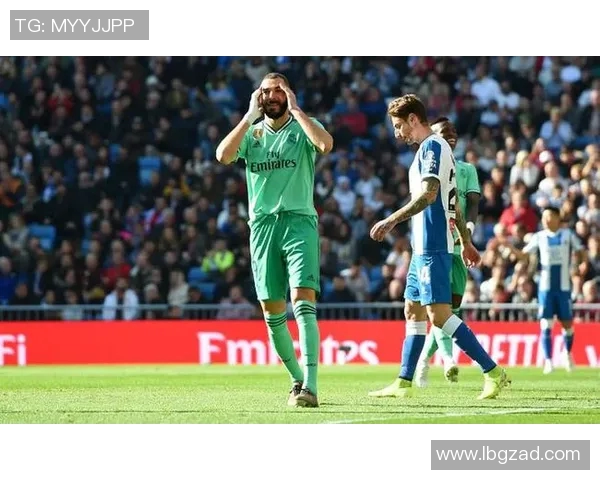 阿基里斯与埃门的巅峰对决揭示足球战术与团队精神的较量