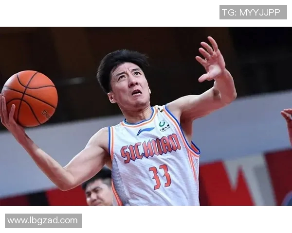 韩硕:从篮球场的拼搏到人生的精彩转折,探索他的成长与成就之路 韩硕:从篮球场的拼搏到人生的精彩转折,探索他的成长与成就之路