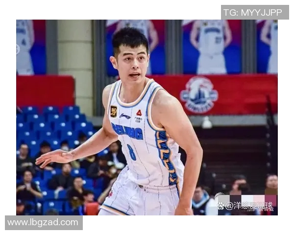 方硕的篮球之路：从青涩少年到职业球员的成长历程与心路历程